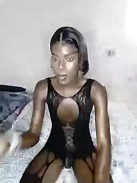 Snapshot of Chocolate_Queenxx03 chatting on 05/28/26, 12:19 Chocolate Queenxx03 online show from 05/28/26, 12:19