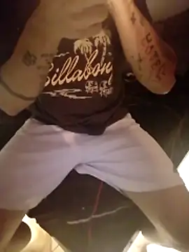 Snapshot of MRdxxx444 chatting on 04/01/26, 02:03 MRdxxx444 online show from 04/01/26, 02:03