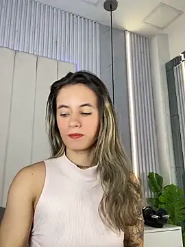 JuliaColemann online show from 04/24/26, 03:47
