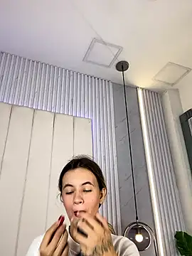 JuliaColemann online show from 04/29/26, 11:58