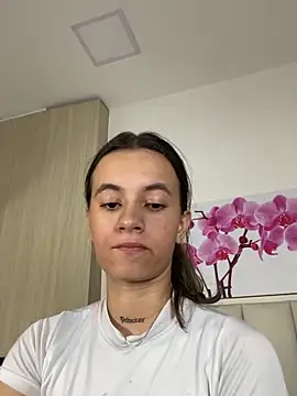 Snapshot of JuliaColemann chatting on 05/31/26, 06:09 JuliaColemann online show from 05/31/26, 06:09