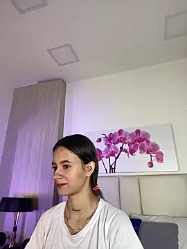 Snapshot of JuliaColemann chatting on 06/02/26, 11:56 JuliaColemann online show from 06/02/26, 11:56
