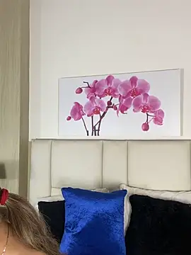 JuliaColemann online show from 06/19/26, 11:58