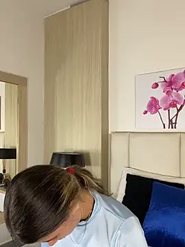 JuliaColemann online show from 06/20/26, 11:57