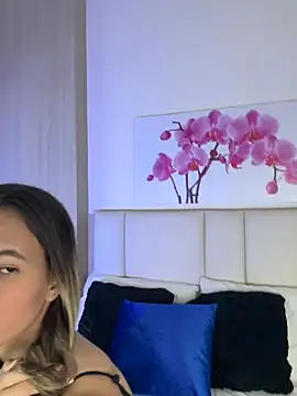 JuliaColemann online show from 06/23/26, 12:03