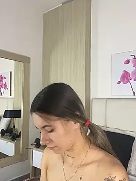 JuliaColemann online show from 07/02/26, 12:00