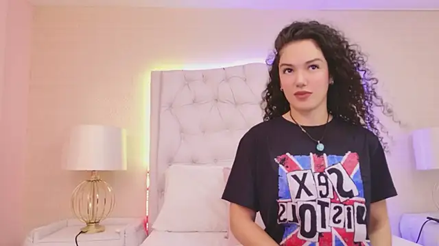 Snapshot of RoxanaAngel chatting on 02/26/26, 02:16 RoxanaAngel online show from 02/26/26, 02:16