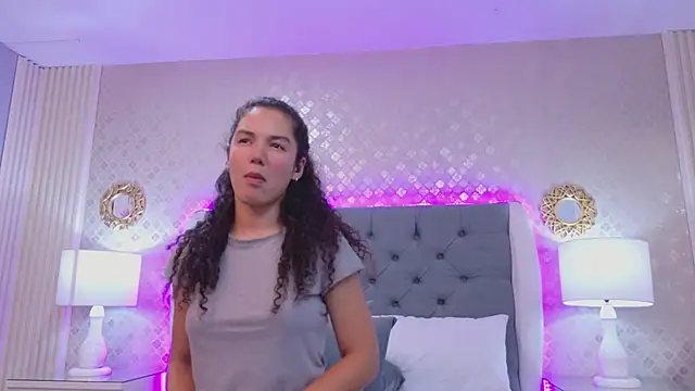 Snapshot of RoxanaAngel chatting on 03/01/26, 02:46 RoxanaAngel online show from 03/01/26, 02:46