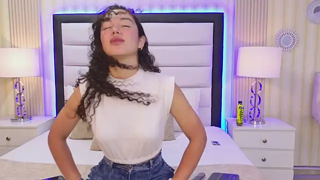 Snapshot of RoxanaAngel chatting on 03/02/26, 02:24 RoxanaAngel online show from 03/02/26, 02:24