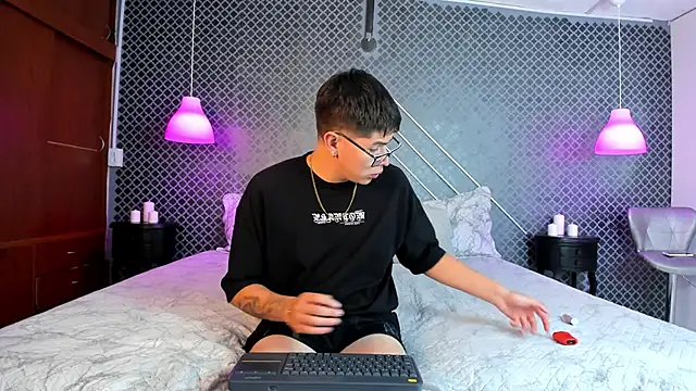 Snapshot of Evie_demn chatting on 02/11/26, 08:25 Evie demn online show from 02/11/26, 08:25