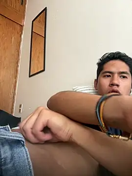 Snapshot of Jleonardolr chatting on 02/14/26, 07:54 Jleonardolr online show from 02/14/26, 07:54