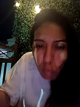 Snapshot of LizaLorini chatting on 04/16/26, 12:33 LizaLorini online show from 04/16/26, 12:33