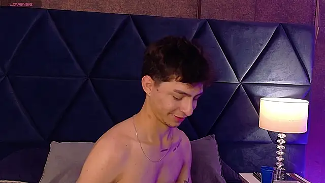 Logan Woods online show from 03/17/26, 04:10