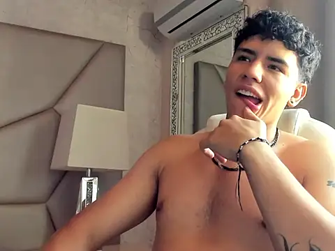 Snapshot of Tobias_Vega chatting on 03/16/26, 07:18 Tobias Vega online show from 03/16/26, 07:18