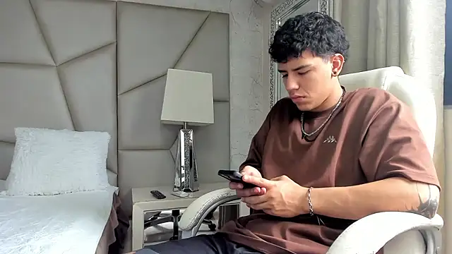 Snapshot of Tobias_Vega chatting on 03/18/26, 06:11 Tobias Vega online show from 03/18/26, 06:11