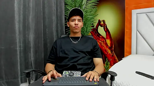 Snapshot of Tobias_Vega chatting on 03/27/26, 11:37 Tobias Vega online show from 03/27/26, 11:37