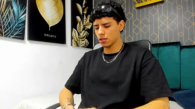 Snapshot of Tobias_Vega chatting on 05/07/26, 01:33 Tobias Vega online show from 05/07/26, 01:33