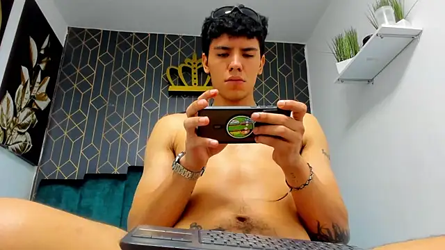 Snapshot of Tobias_Vega chatting on 05/12/26, 08:00 Tobias Vega online show from 05/12/26, 08:00