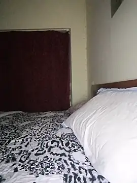 Snapshot of Madalin1bi1 chatting on 02/18/26, 08:49 Madalin1bi1 online show from 02/18/26, 08:49