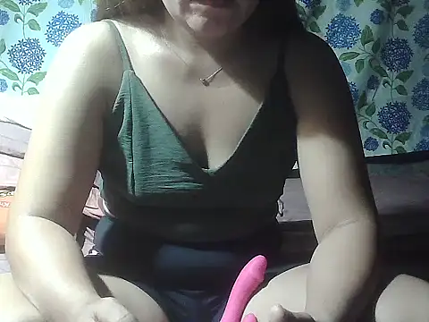 Snapshot of juliana_babe chatting on 05/10/26, 12:10 juliana babe online show from 05/10/26, 12:10