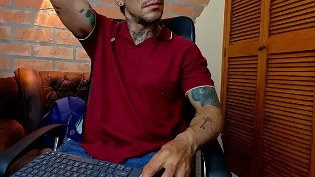 Snapshot of mister_eithan chatting on 02/16/26, 02:07 mister eithan online show from 02/16/26, 02:07