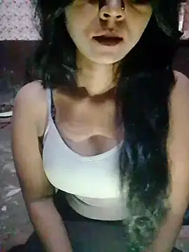 Snapshot of Ayesha_Khan1 chatting on 04/10/26, 10:47 Ayesha Khan1 online show from 04/10/26, 10:47