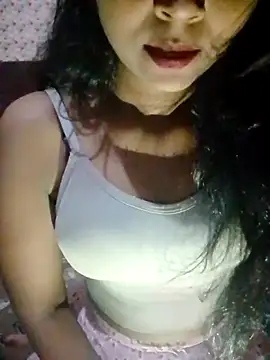 Snapshot of Ayesha_Khan1 chatting on 04/12/26, 11:37 Ayesha Khan1 online show from 04/12/26, 11:37