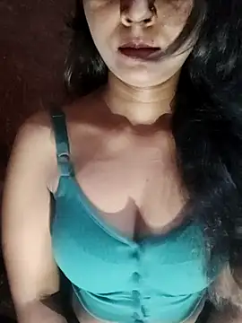 Snapshot of Ayesha_Khan1 chatting on 04/26/26, 10:29 Ayesha Khan1 online show from 04/26/26, 10:29