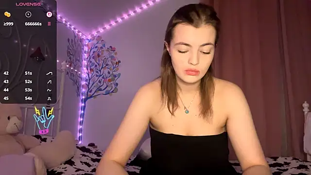 Snapshot of MistressBabe chatting on 04/06/26, 05:58 MistressBabe online show from 04/06/26, 05:58