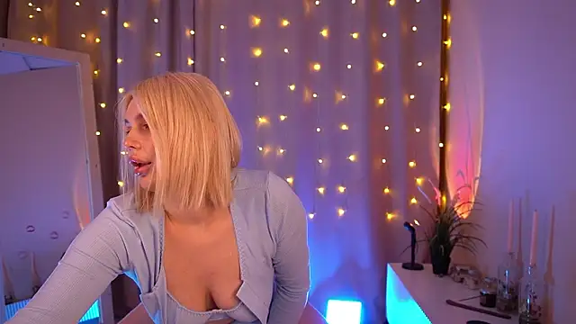 Snapshot of AmeliaWeells chatting on 02/19/26, 05:03 AmeliaWeells online show from 02/19/26, 05:03