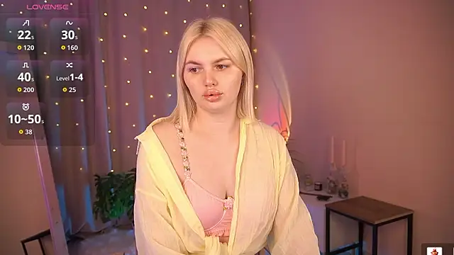 Snapshot of AmeliaWeells chatting on 03/18/26, 03:53 AmeliaWeells online show from 03/18/26, 03:53