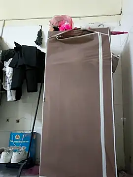 Snapshot of Pinks_cool chatting on 03/12/26, 06:30 Pinks cool online show from 03/12/26, 06:30