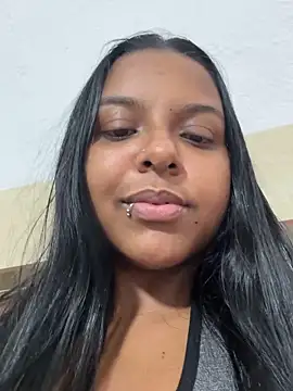 Snapshot of bella_255 chatting on 03/21/26, 12:48 bella 255 online show from 03/21/26, 12:48