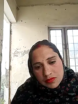 Cute-karisma1234 online show from 02/05/26, 02:38