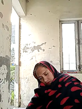 Cute-karisma1234 online show from 03/16/26, 02:39