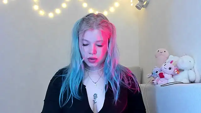Lulu Di online show from 05/17/26, 10:39