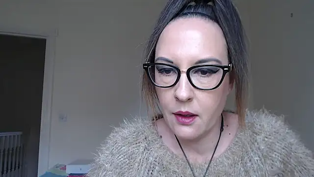 Snapshot of PsychicDominatrix chatting on 03/24/26, 10:53 PsychicDominatrix online show from 03/24/26, 10:53