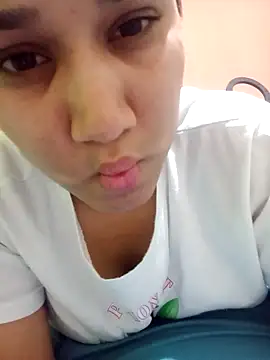 Snapshot of danagon16 chatting on 02/24/26, 05:05 danagon16 online show from 02/24/26, 05:05