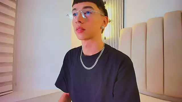 lian cameron online show from 05/09/26, 04:06