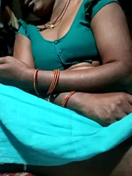 Snapshot of hotty_sangeeta chatting on 04/03/26, 05:22 hotty sangeeta online show from 04/03/26, 05:22