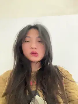 Snapshot of Lyn-be99 chatting on 02/19/26, 06:20 Lyn-be99 online show from 02/19/26, 06:20