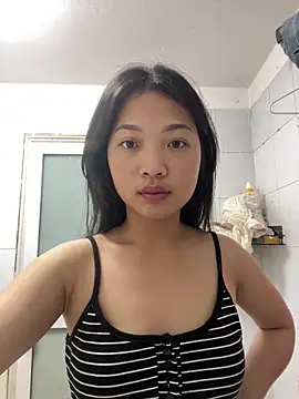 Snapshot of Lyn-be99 chatting on 03/02/26, 10:27 Lyn-be99 online show from 03/02/26, 10:27