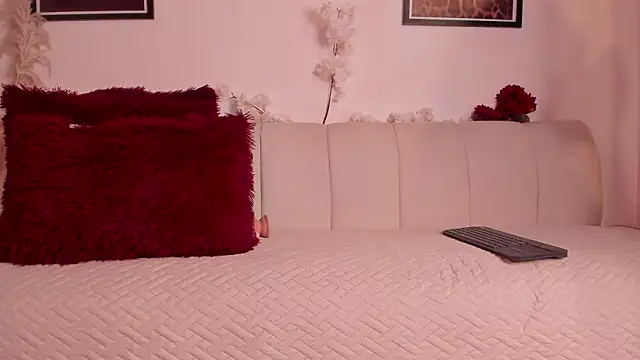 Naomi bennet online show from 02/18/26, 10:22