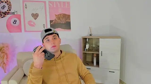 Massimo Fiore online show from 03/11/26, 01:33