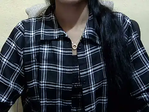 Snapshot of Khushi_v chatting on 02/12/26, 03:29 Khushi v online show from 02/12/26, 03:29