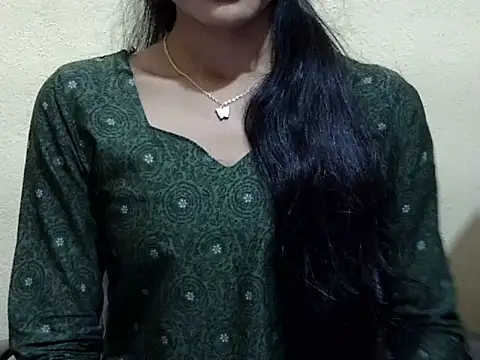 Snapshot of Khushi_v chatting on 02/13/26, 03:08 Khushi v online show from 02/13/26, 03:08