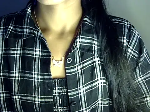 Snapshot of Khushi_v chatting on 03/07/26, 04:48 Khushi v online show from 03/07/26, 04:48