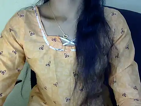 Snapshot of Khushi_v chatting on 03/09/26, 04:33 Khushi v online show from 03/09/26, 04:33
