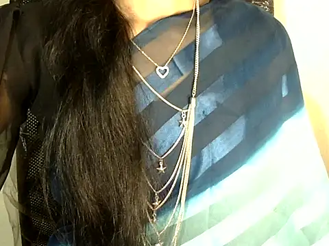 Snapshot of Khushi_v chatting on 03/11/26, 05:41 Khushi v online show from 03/11/26, 05:41