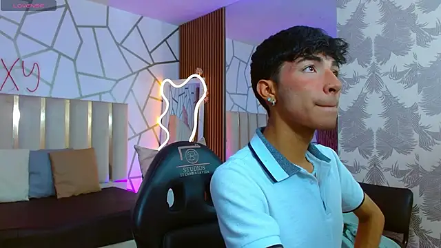 Snapshot of osamu_tay chatting on 03/15/26, 03:23 osamu tay online show from 03/15/26, 03:23